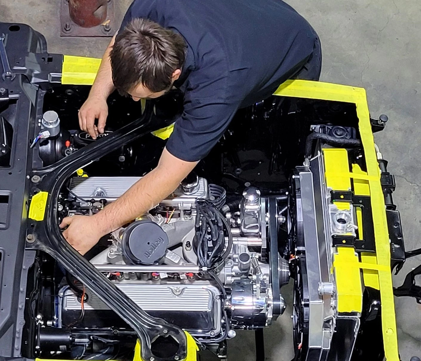 Mechanic testing battery 